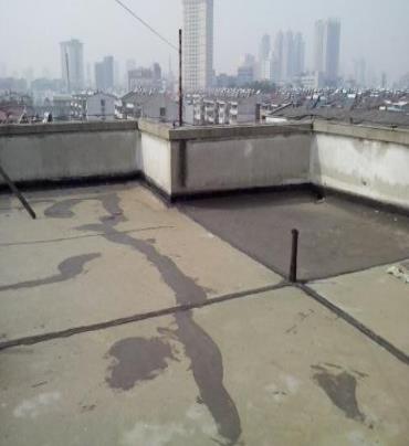 容城县漏水维修 楼顶漏水是什么原因，楼顶漏水维修方法是什么?